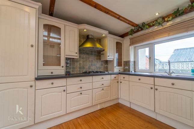 139, Blackburn Road, Great Harwood photo 3
