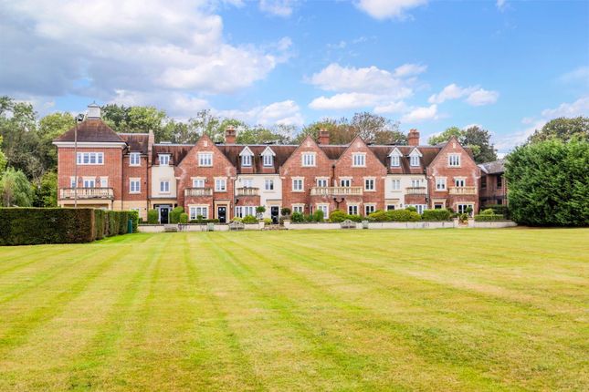 Town house for sale in Bonsor Drive, Kingswood, Tadworth