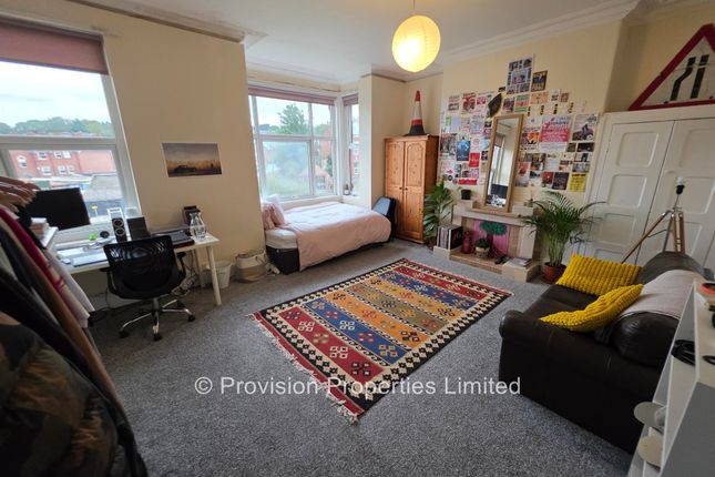 Brudenell Road, Hyde Park photo 2