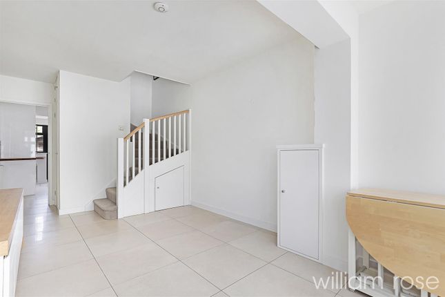 76, Oak Hill, Woodford Green photo 3