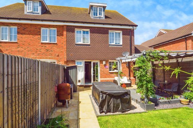 4-bed detached on 8, Gap Road, Kent, £375,000