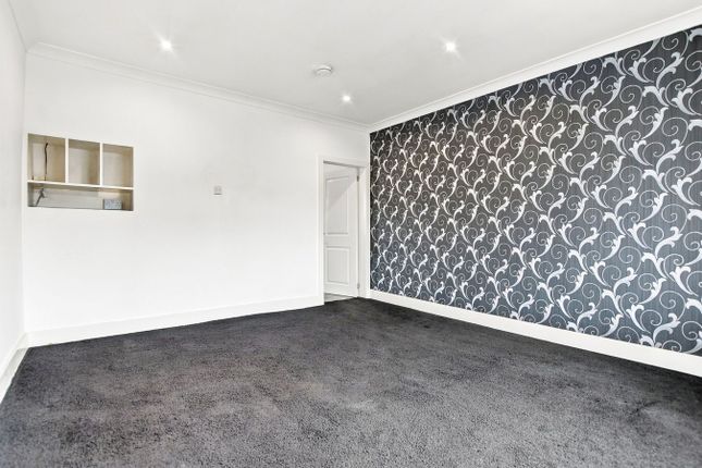 Burns Crescent, Irvine photo 3