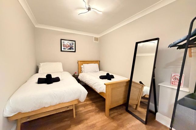 37 Eastborough, Scarborough photo 4