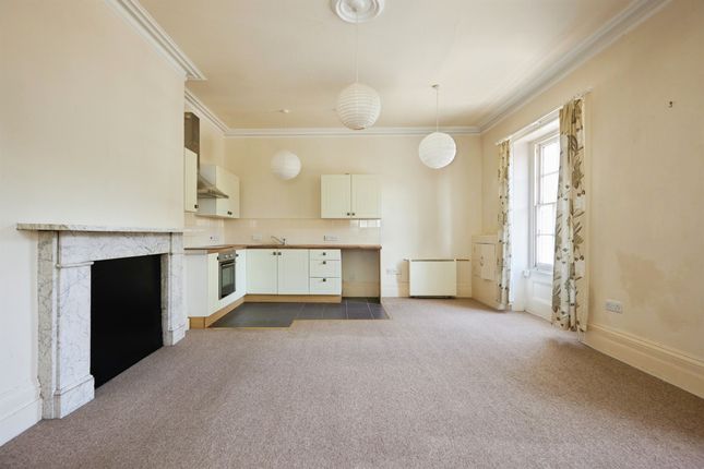 Flat 1, 26, High Street, Shaftesbury photo 2