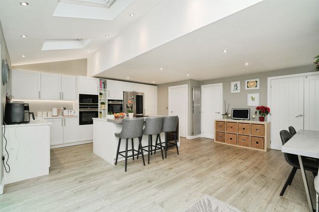 14 Blackthorn Road, Stockport photo 2