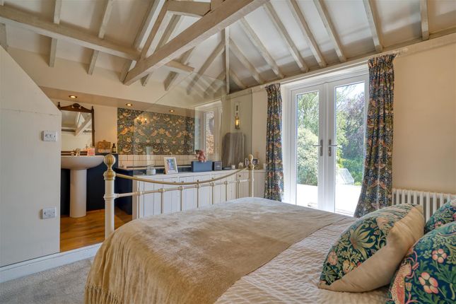 Church Cottage, Cross Roads, East Stour photo 4