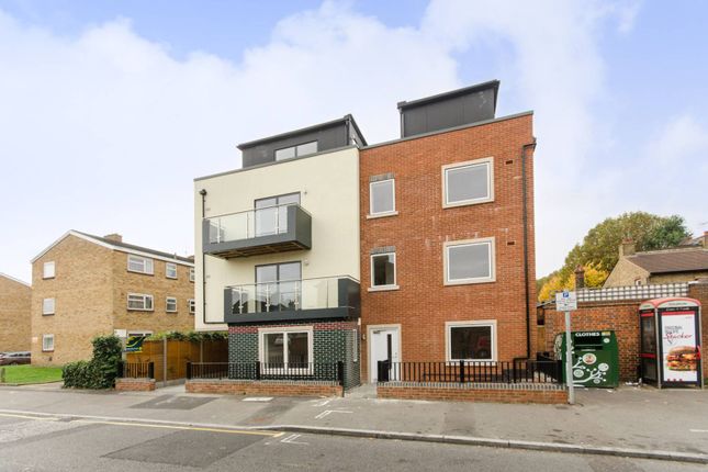 Thumbnail Flat to rent in Abbey Road, Colliers Wood, London
