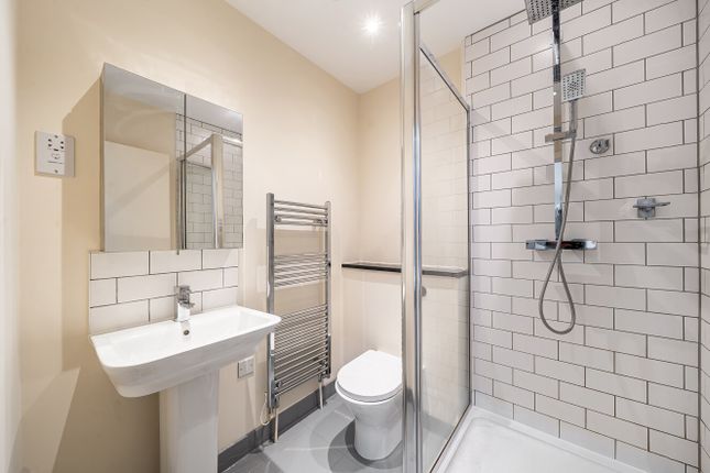 Flat 14 The Clockwork Factory Apart, 13, Blackburn Road, West Hampstead photo 3