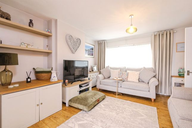 5, Longfellow Close, Caldicot photo 4