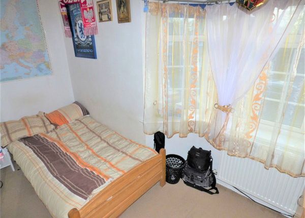 29, Fairholme Crescent, Hayes photo 5