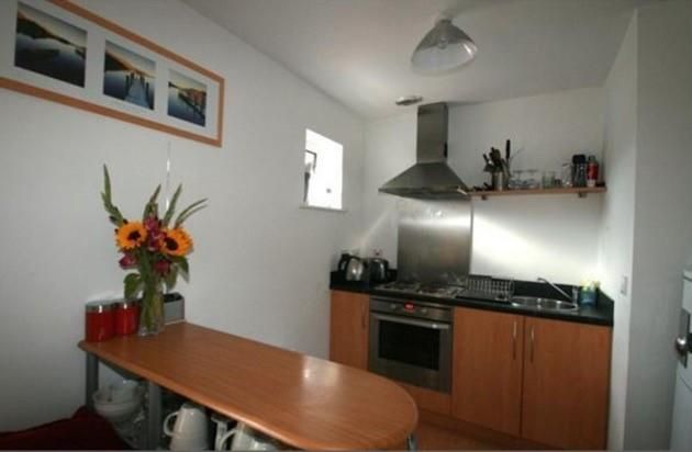 Flat to rent in Oxclose Park Rise, Halfway