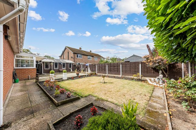 1 Springburn Gardens, Warrington photo 4