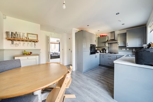 7, Castle Close, Cheltenham photo 2
