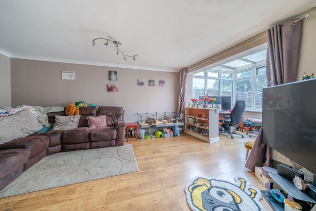 31, Ringwood, Berkshire photo 2