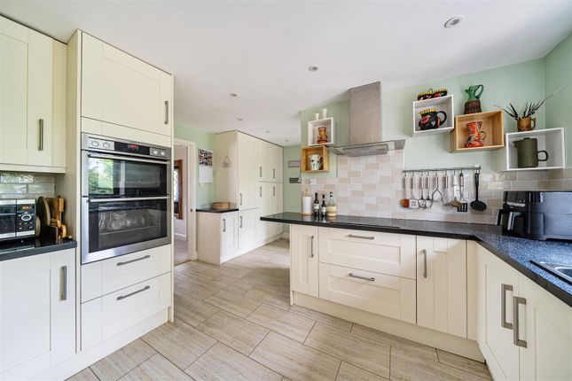 6, Bramley Close, Somerset photo 4