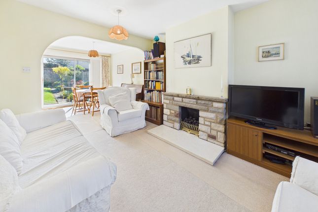18, Eastnor, Bovingdon photo 2