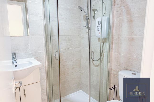 49A, Yardley Lane, London photo 3