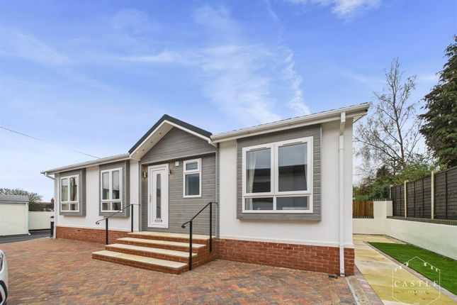 2-bed caravan on 17, Crofters Vale, Barlestone, £220,000
