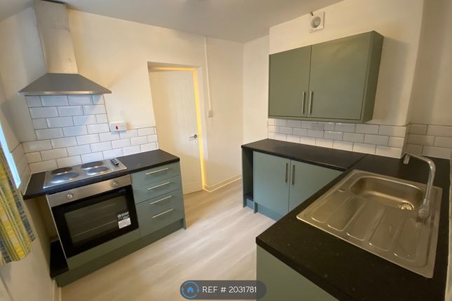 Thumbnail Flat to rent in Regent Street, Barry