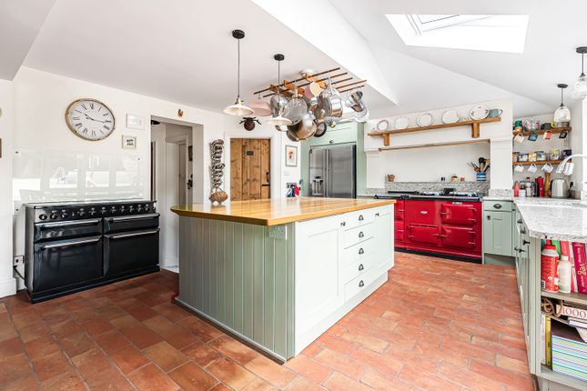 Grove Farm, Pipers Lane, Harpenden photo 4