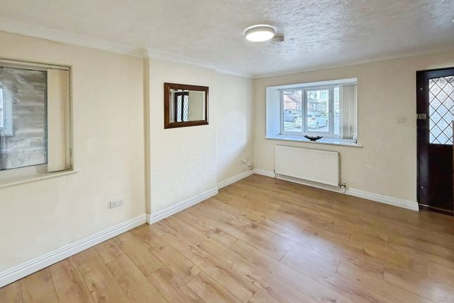 6, Clos Burlais, Swansea photo 3