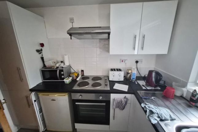 Flat 2, Guernsey Court photo 3