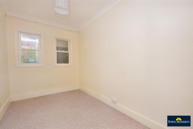 Flat for sale in Upperton Gardens, Eastbourne