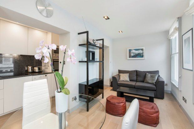 Thumbnail Flat to rent in Redcliffe Square, London