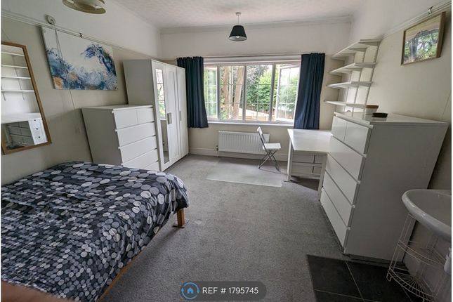 Room to rent in Mortlake Road, Kew Gardens, Richmond