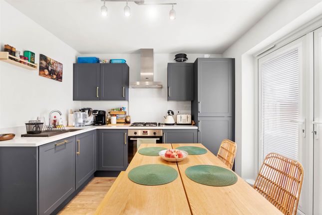 5, Hopper Avenue, Stratford-Upon-Avon photo 4