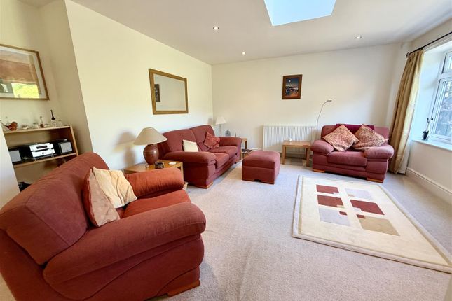 156, Sandgate Drive, Leeds photo 3