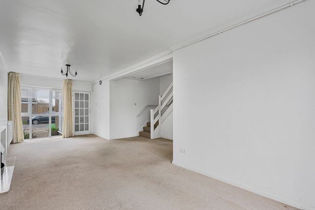 12 Meadow Close, Welham Green photo 3