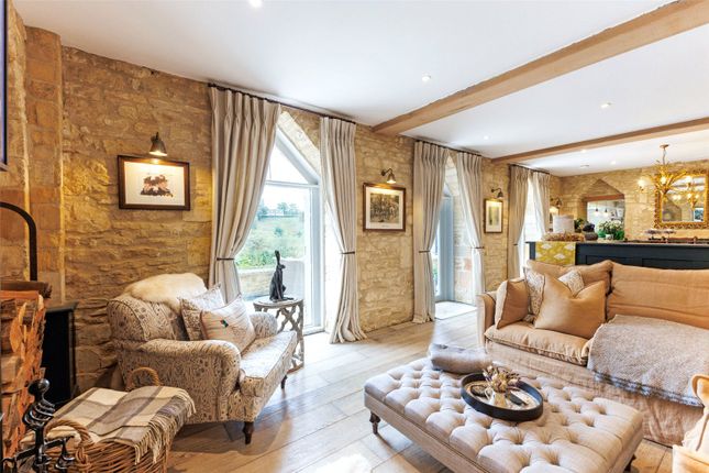 Rock Cottage,, High Street, Moreton-in-Marsh photo 3