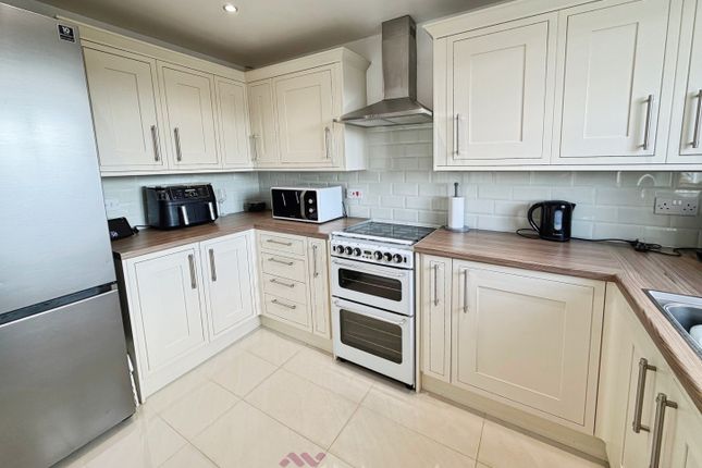 149, Nutwell Lane, Doncaster photo 2