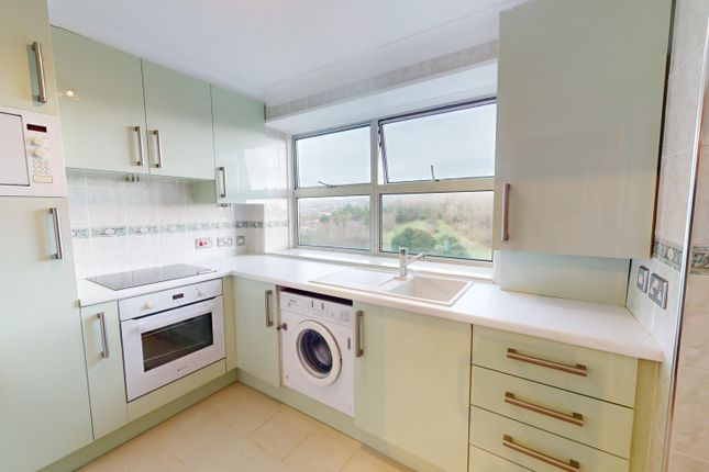 Flat to rent in London Road, Brighton BN1