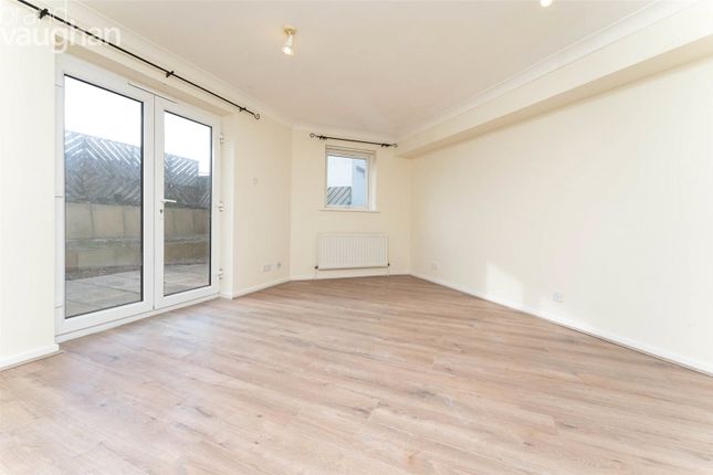 Flat 40 Neptune Court,, The Strand, Brighton photo 4