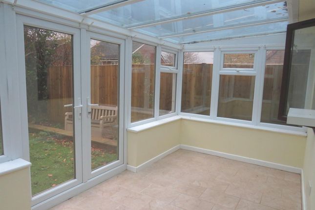 20, Robins Court, Chard photo 4
