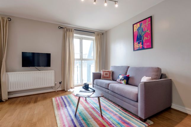Flat to rent in Hardy Avenue, London