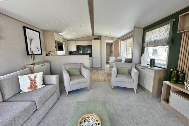 Broadland Sands Holiday Park, Corton photo 2