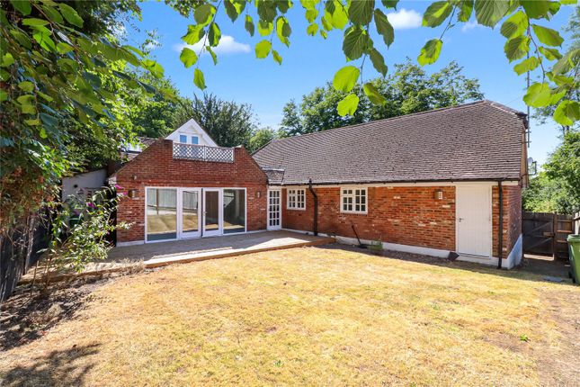 Thumbnail Detached house for sale in Gravel Hill, Chalfont St. Peter