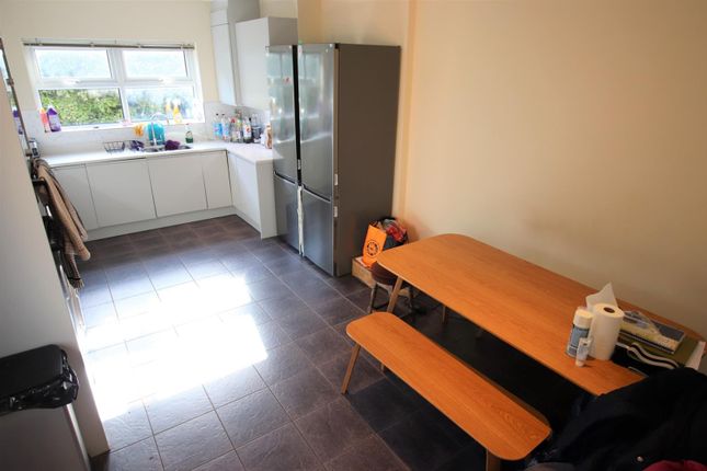 Beaconsfield, Manchester photo 5