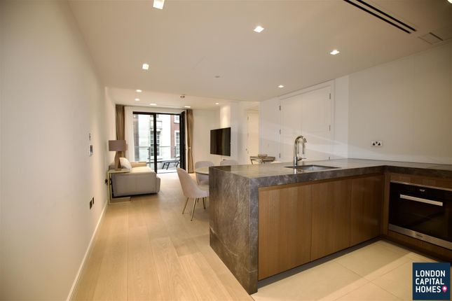 W204, 18 Portugal Street, London photo 3