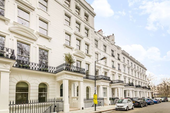 Thumbnail Flat to rent in Craven Hill Gardens, Bayswater, London