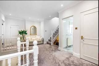 939B,Penthouse Flat, Finchley Road, London photo 4
