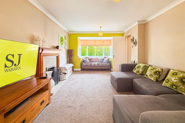8, Beauchamps, Burnham-On-Crouch photo 4