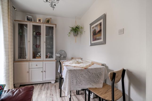 8, Hameldown Way, Devon photo 4