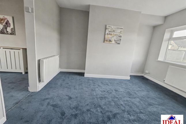 26, Central Avenue, Woodlands, Doncaster photo 4