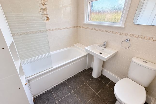 49 Chesterfield Road, Enfield photo 4