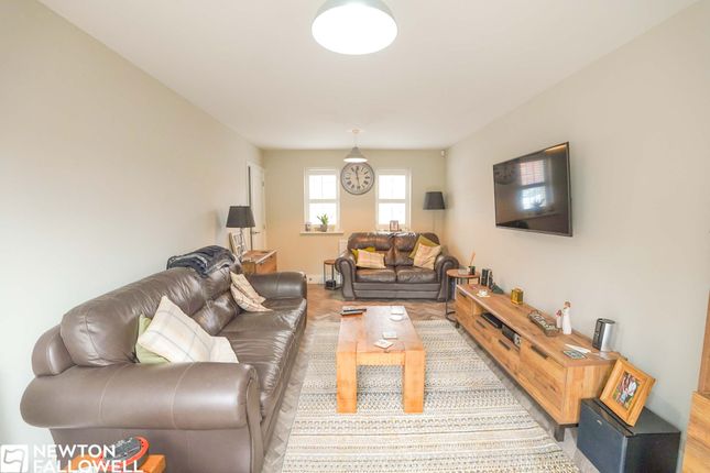 25 Blossom Grove, Retford photo 2
