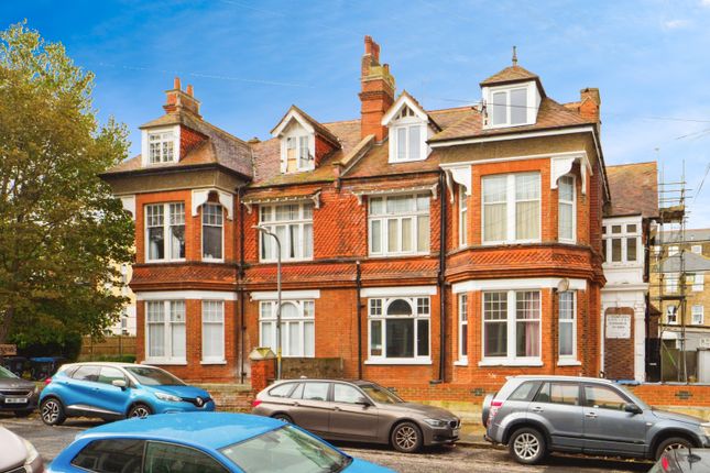 Flat 3, 12, Second Avenue, Margate photo 3